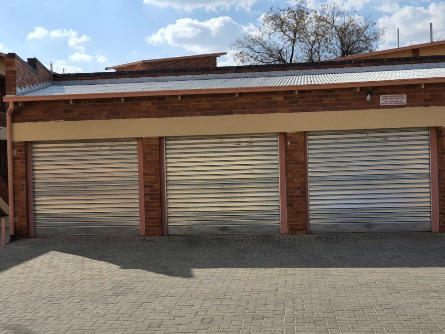 2 Bedroom Property for Sale in Kroonheuwel Free State